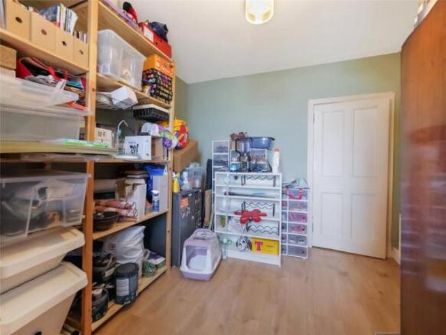 Flat for sale in Simshill, Scotland