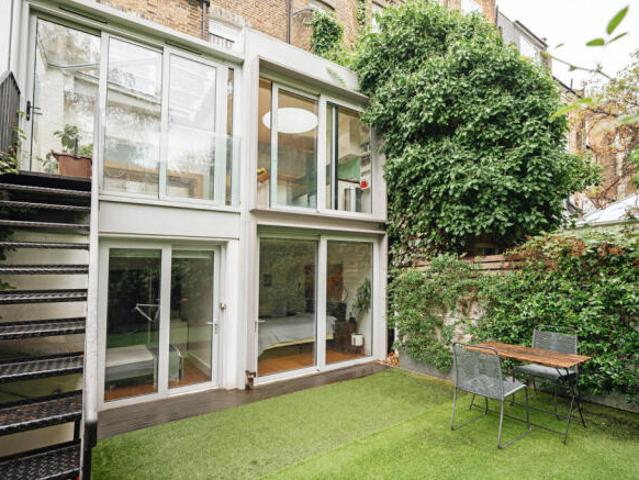 Flat for sale in Cat Hill, England