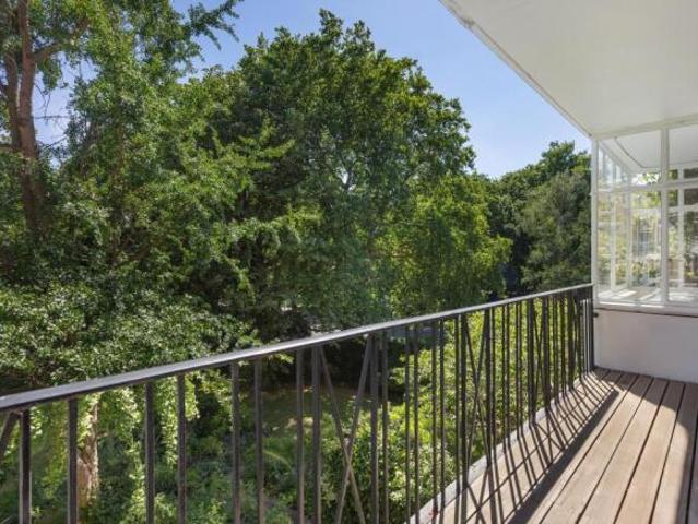 Flat for sale in Cat Hill