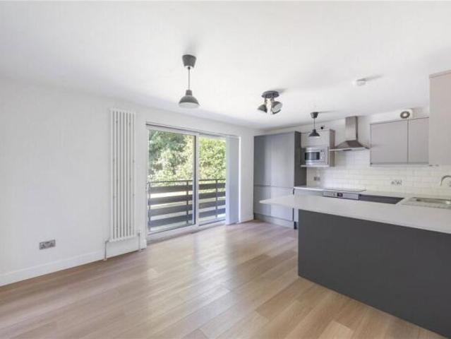 Flat for sale in Beckenham, Greater London