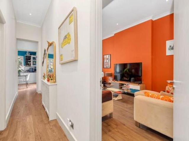 Flat for sale in Cat Hill