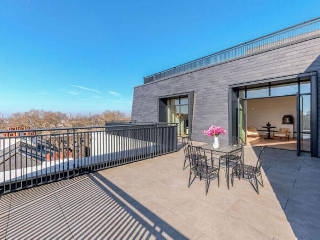 Flat for sale in Cat Hill