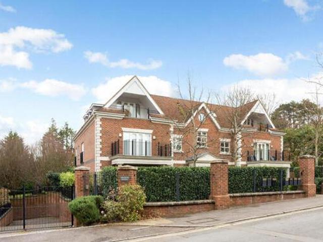 House for sale in Ascot