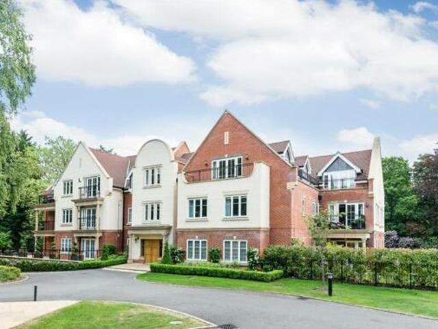 House for sale in Ascot