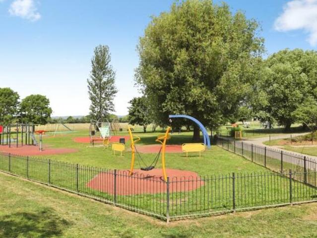 Flat for sale in Brook Street, Bourne Vale