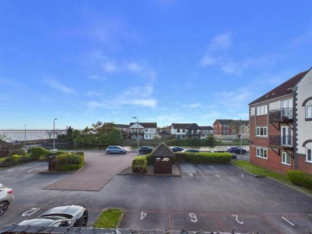 Flat for sale in Victoria Dock, Hull