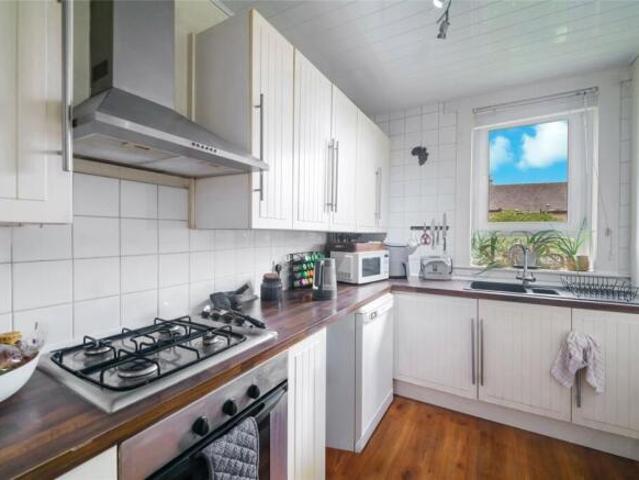 Flat for sale in Craigton, Scotland