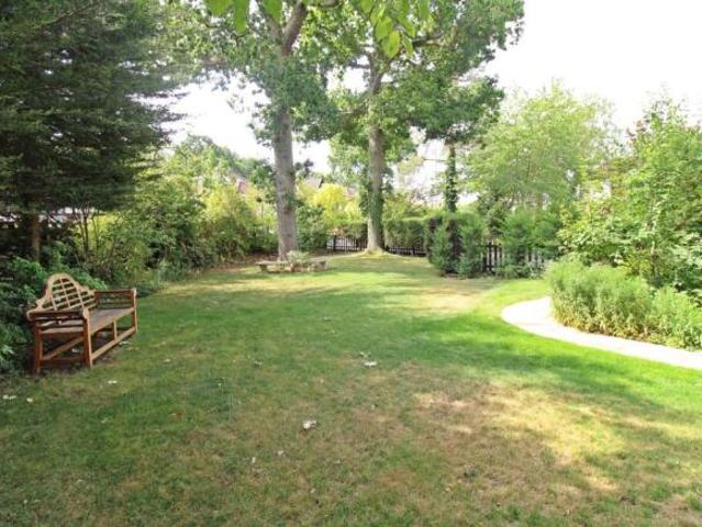 Flat for sale in Beckenham, Greater London