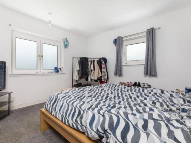 Flat for sale in Mansewood, Scotland