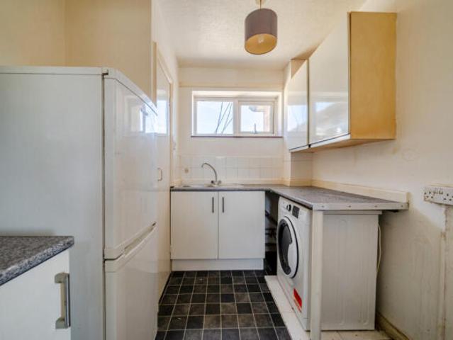 Flat for sale in Westborough, Surrey