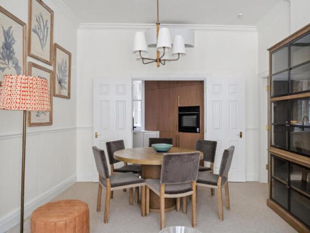 Flat for sale in Cat Hill