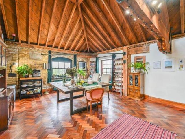 Flat for sale in Bermondsey, Greater London