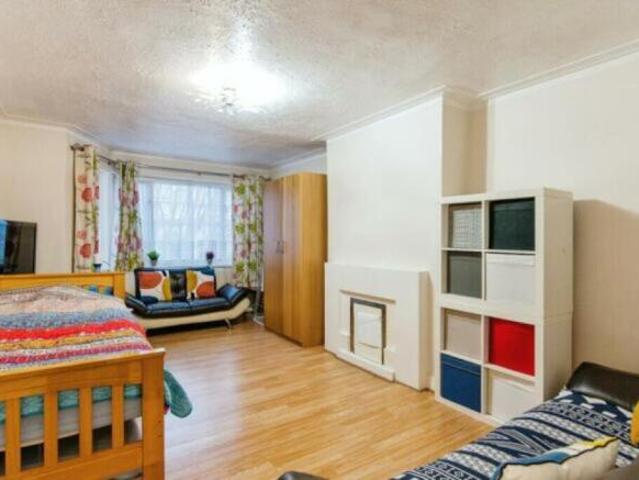 Flat for sale in Cat Hill
