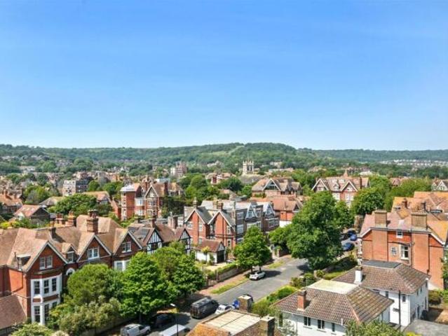 Flat for sale in Eastbourne, East Sussex