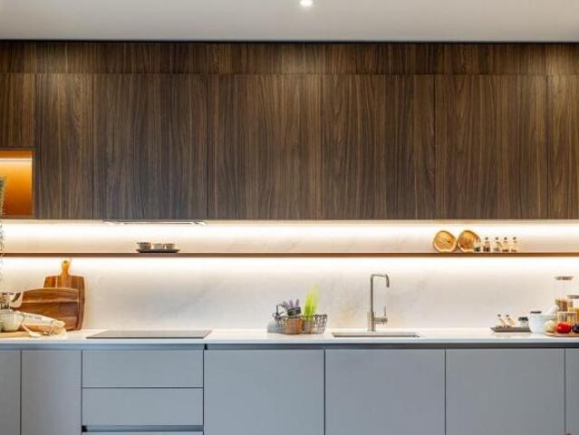 Flat for sale in South Lane, West Yorkshire