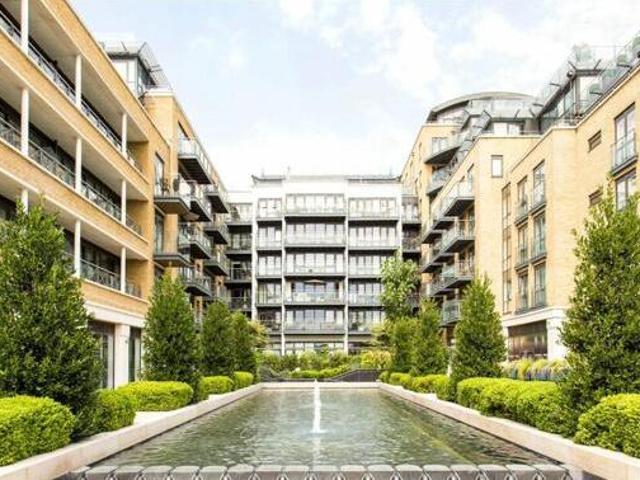 House for sale in Brentford End, Greater London
