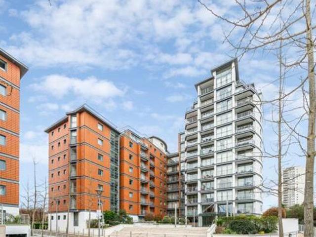 House for sale in Brentford End, Greater London