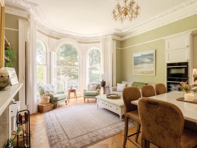 Flat for sale in Redland