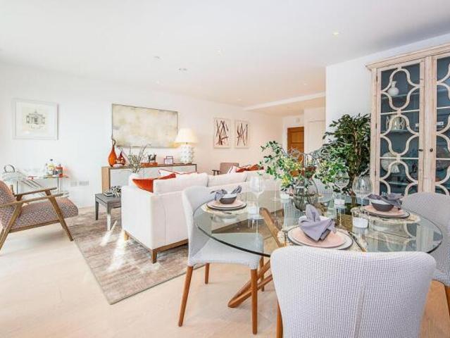Flat for sale in Teddington Riverside, Greater London
