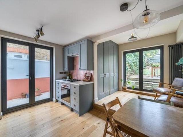 Flat for sale in West Norwood, Greater London