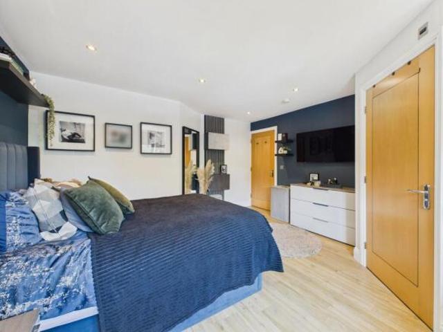 Flat for sale in Chedburgh, Suffolk
