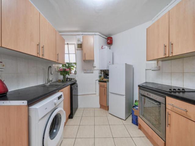 Flat for sale in Somers Town, Greater London