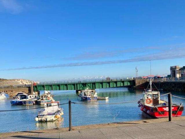 Flat for sale in Folkestone