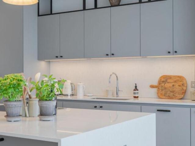 Flat for sale in Hampshire