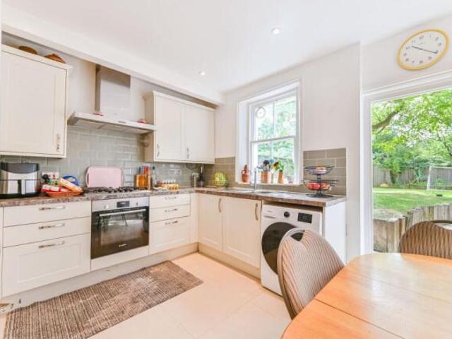 Flat for sale in Cat Hill