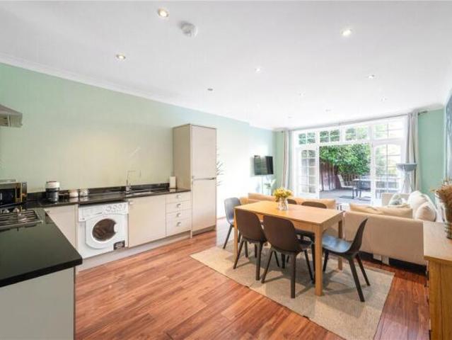 Flat for sale in Cat Hill, England