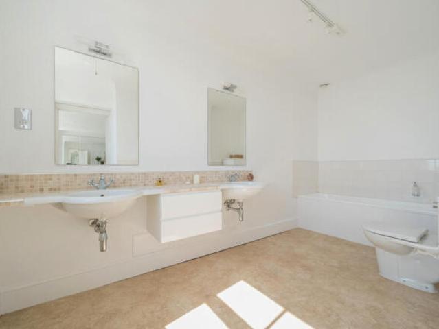 Flat for sale in Brighton & Hove