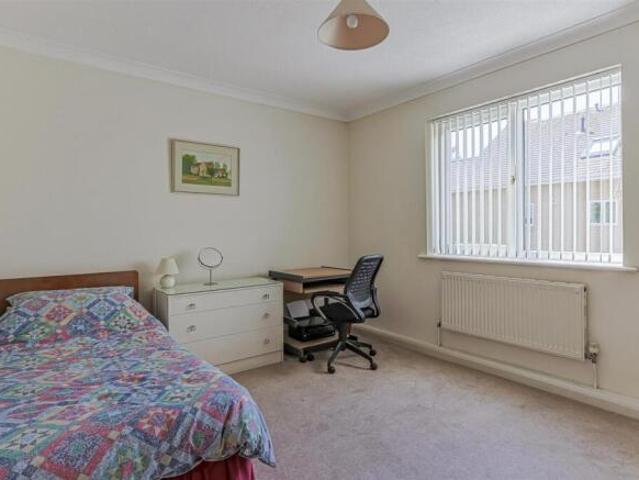 Flat for sale in Canford Cliffs, Poole