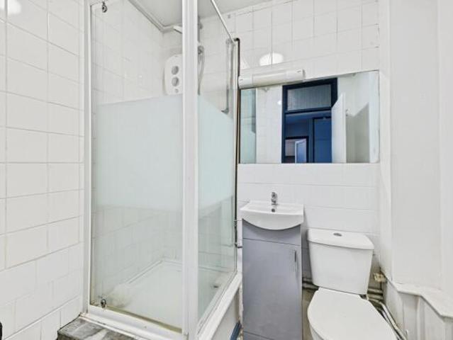 Flat for sale in Northampton, West Northamptonshire