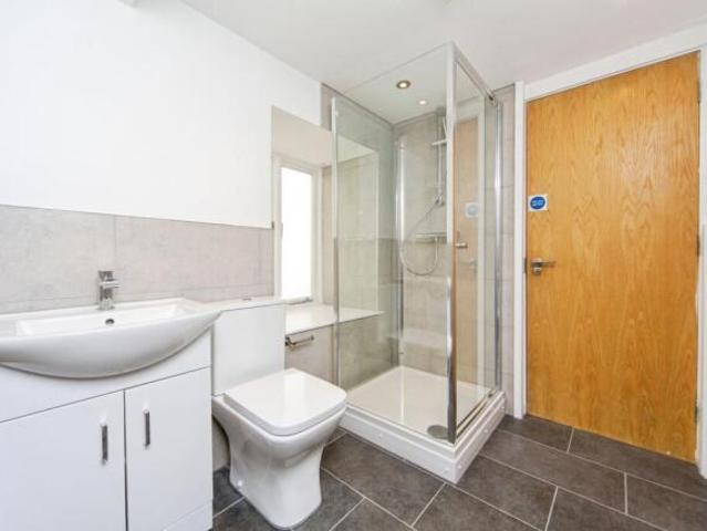 Flat for sale in Calderstones