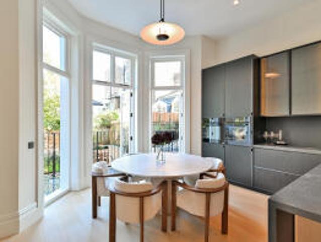 Flat for sale in South Kensington, Greater London