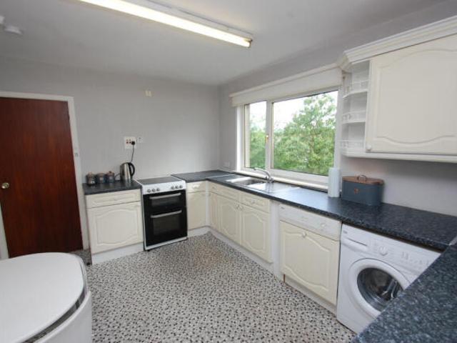 Flat for sale in Crookston, Scotland