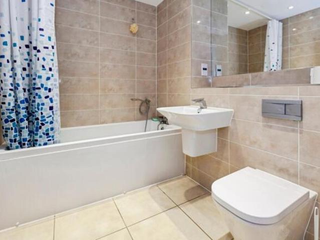 Flat for sale in Slough