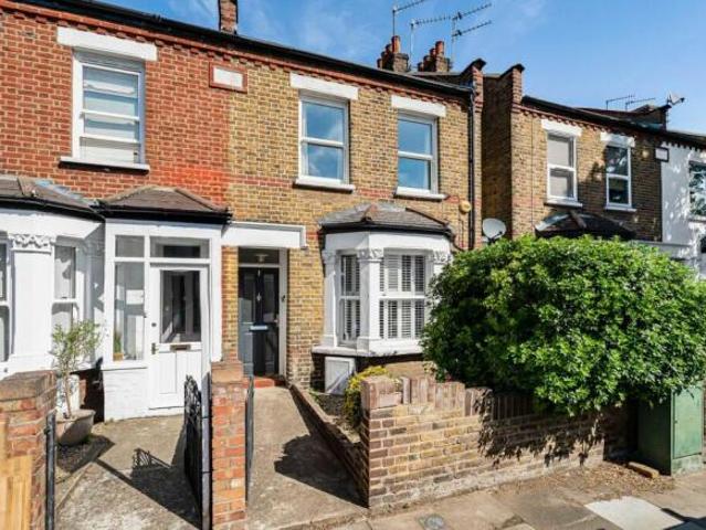 Flat for sale in Greater London