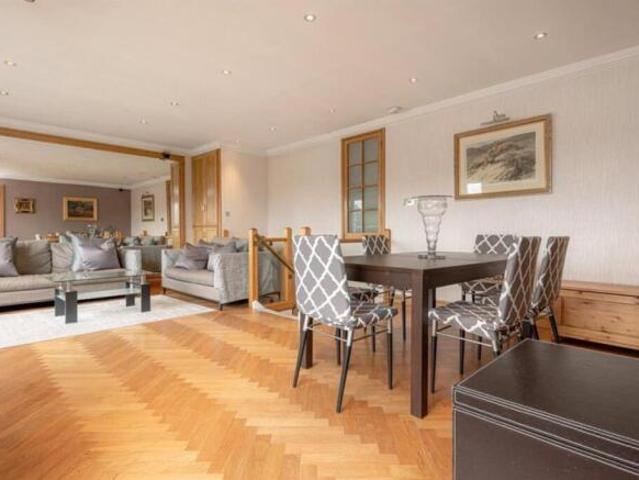 Flat for sale in Cat Hill