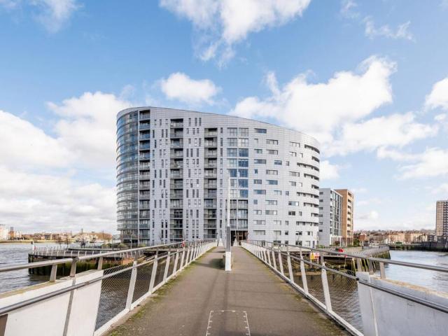 Flat for sale in Greenwich