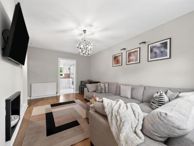 Flat for sale in Rutherglen, Scotland
