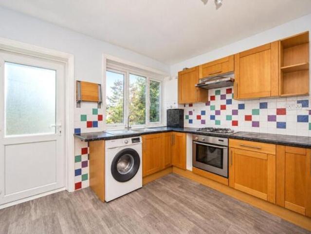 Flat for sale in Chilworth Old Village, Test Valley