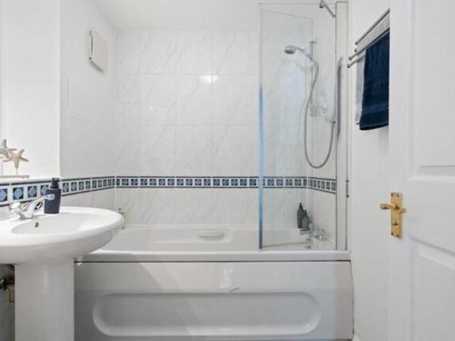 Flat for sale in Dalry, Scotland
