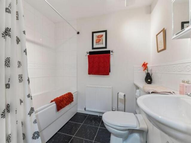Flat for sale in Milngavie, Scotland