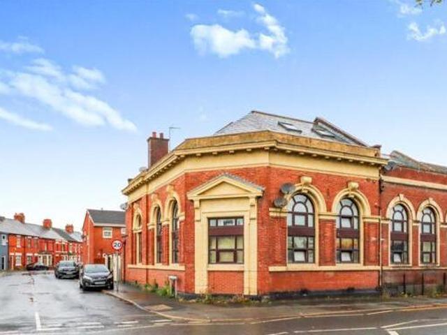 House for sale in Rossmore, Cheshire