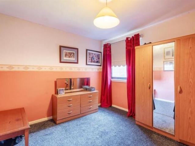 Flat for sale in Rutherglen, Scotland