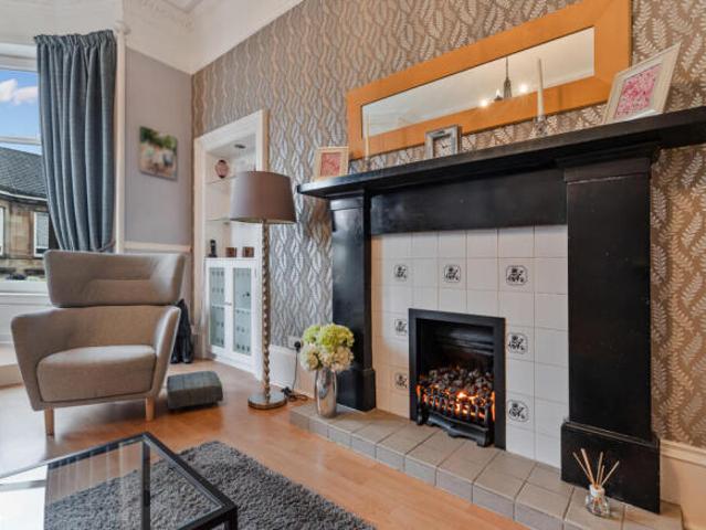 Flat for sale in Pollokshields, Scotland