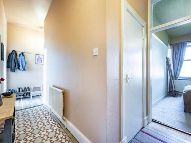 Flat for sale in Dennistoun, Scotland