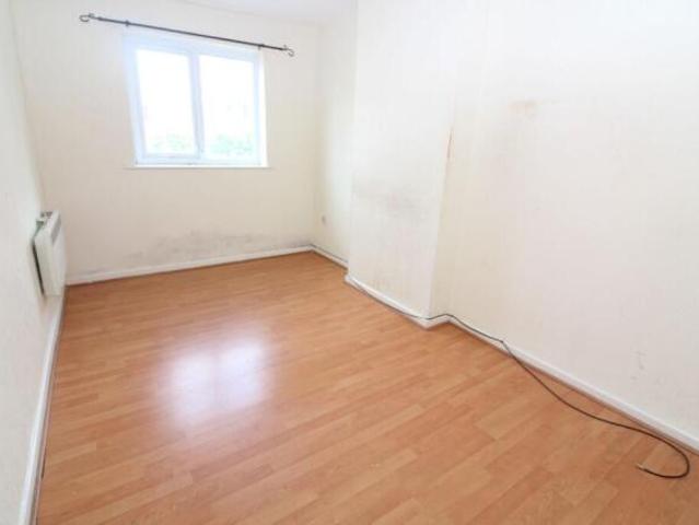 Flat for sale in Kirkdale, Liverpool