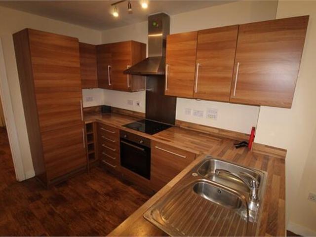Flat for sale in Edgware, Greater London